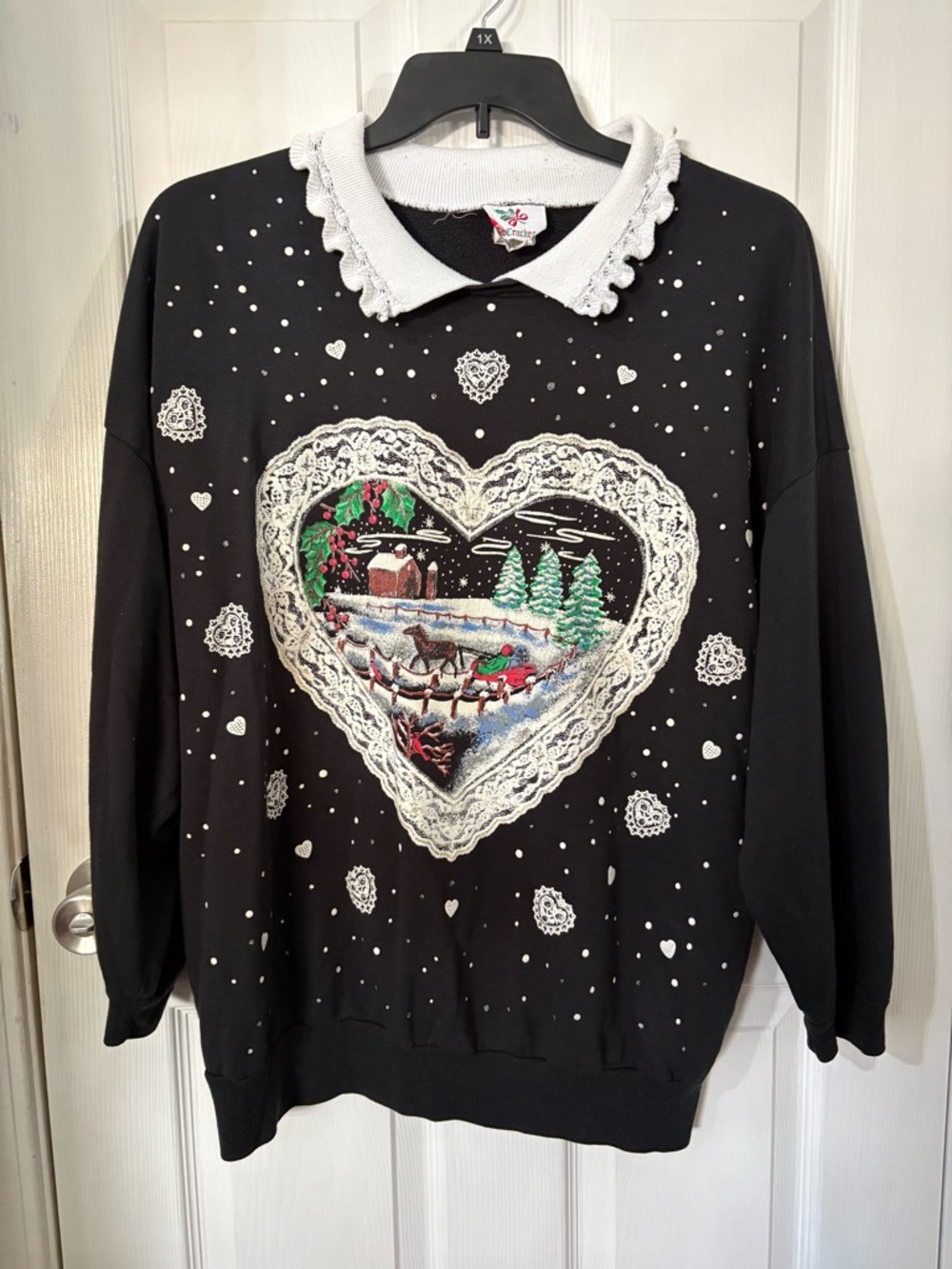 Vintage-Inspired Heart Winter Scene Sweatshirt -